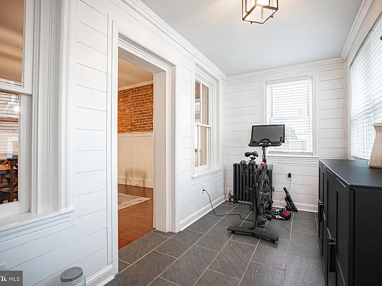 245 Hurst St — Photo 12