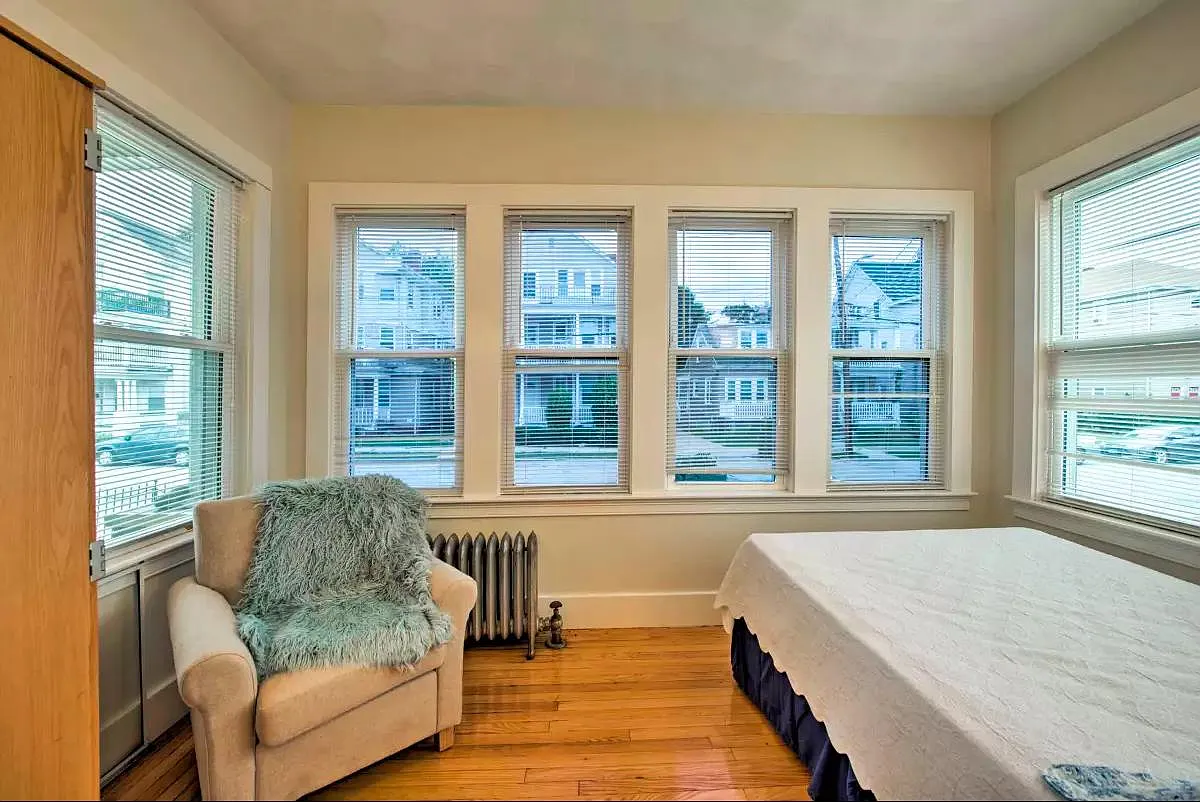 36 Pembroke Ave — Photo 4