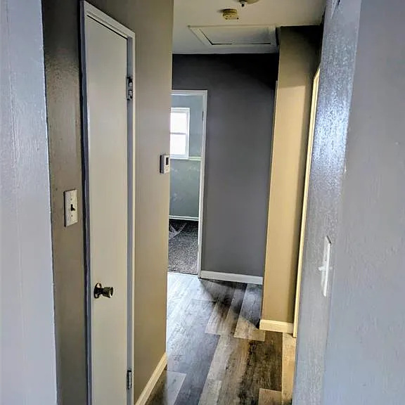 11009 Ivan Ave — Photo 3