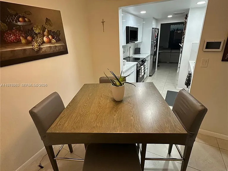 7401 NW 16th St #407 — Photo 4
