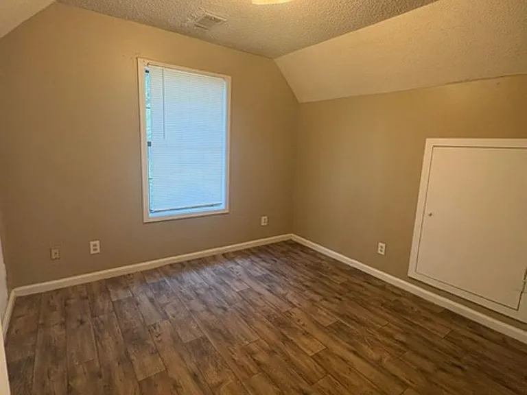 106 Money St — Photo 14