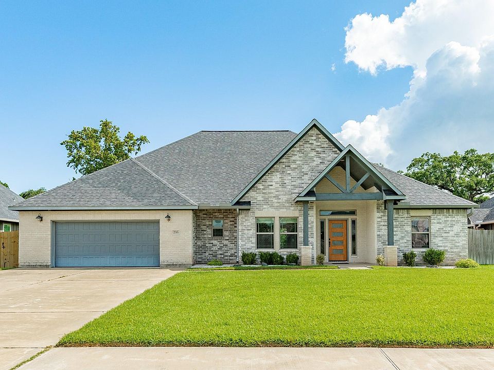 1st image of 216 Creekside Ln