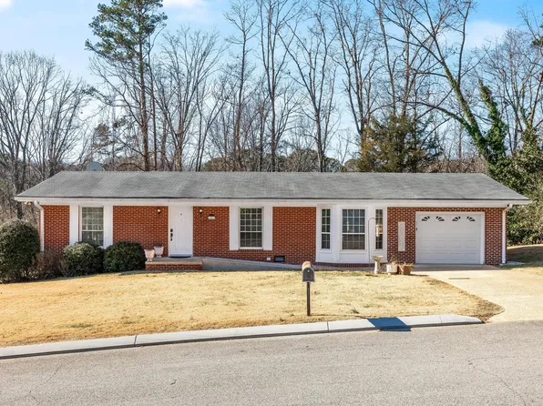 10078 Sunny Ln, Ooltewah, TN 37363