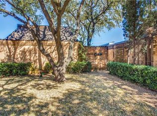 3211 Stonehenge Ln, Carrollton, TX 75006