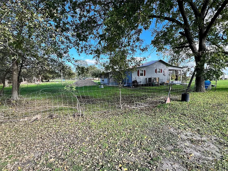 1621 FM 431 — Photo 19