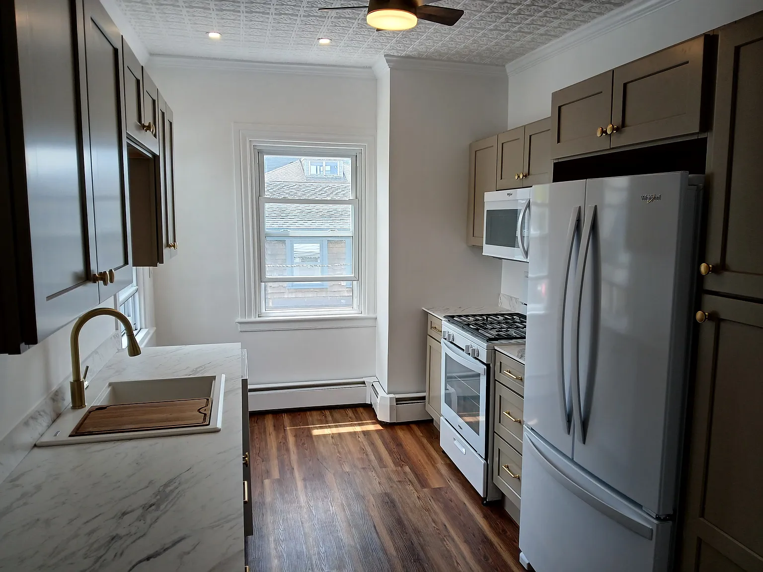 2 bed, 925 sqft, $3,950 — Photo 4