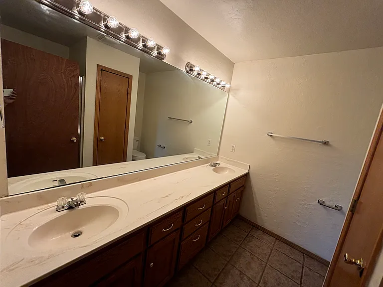 103 W Husband Ct — Photo 8