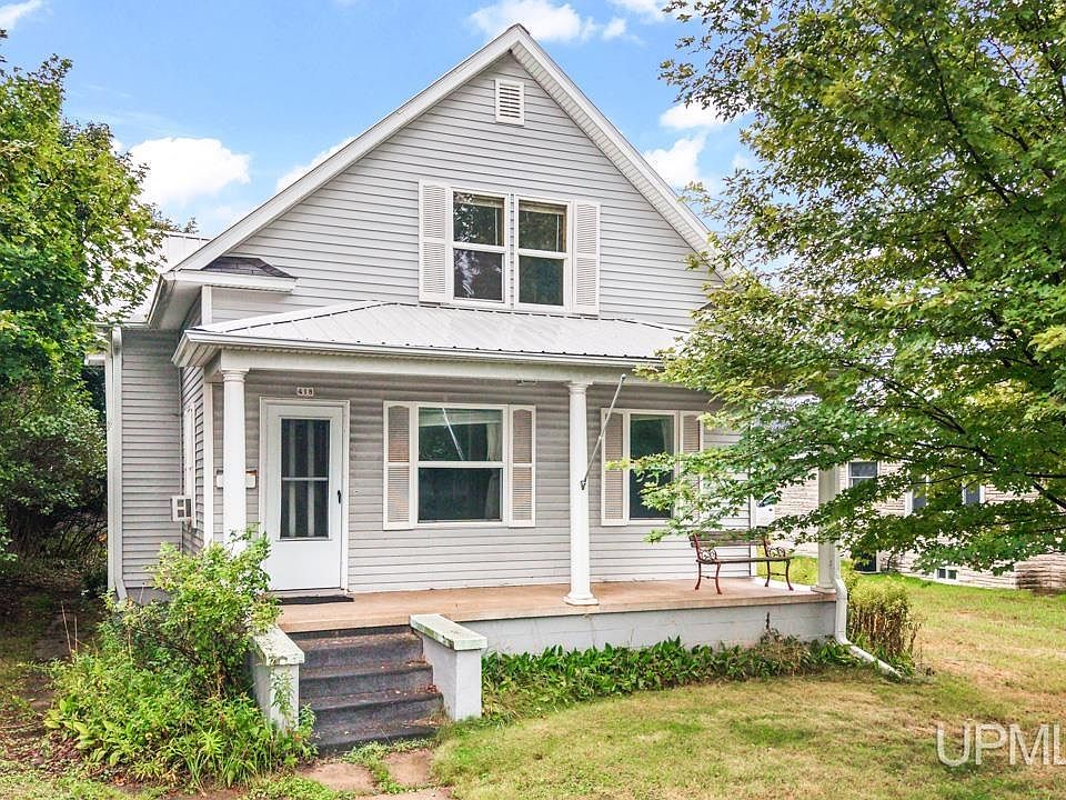 1st image of 418 Brown St