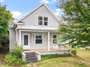 418 Brown St, Norway, MI 49870