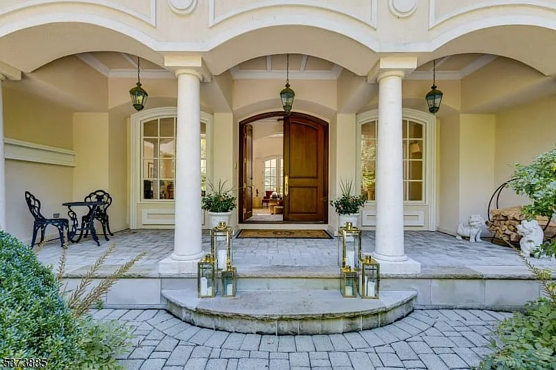 6 bed, 6.0 bath, $15,000 — Photo 3