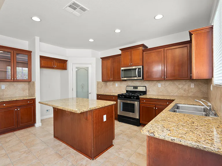 241 Picasso Cir — Photo 49