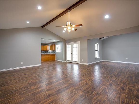 5th image of 317 Rollingridge Ln