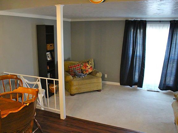 4th image of 327 Amfield Ct