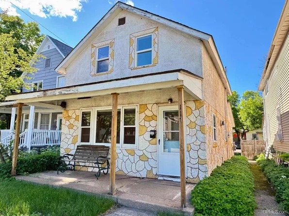 117 E Peck St, Negaunee, MI 49866