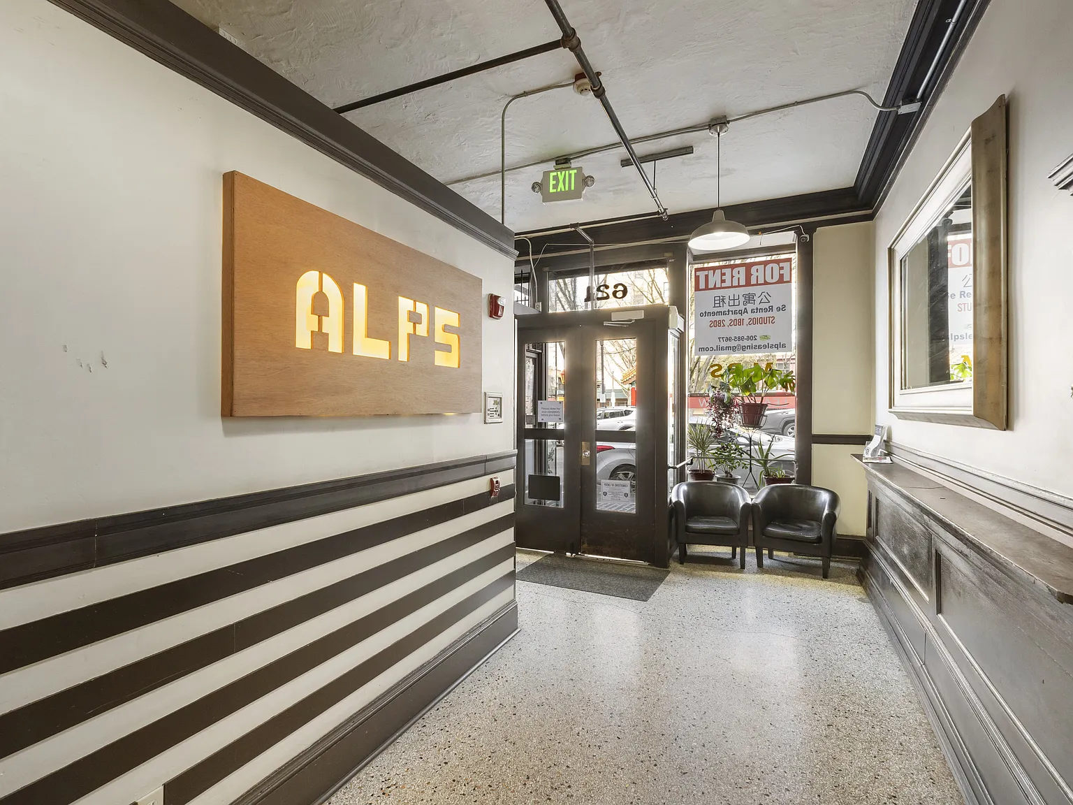 Alps Hotel — Photo 4