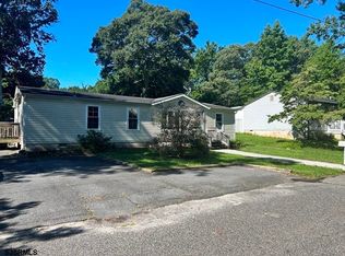 105 Hollywood Dr, Egg Harbor Township, NJ 08234