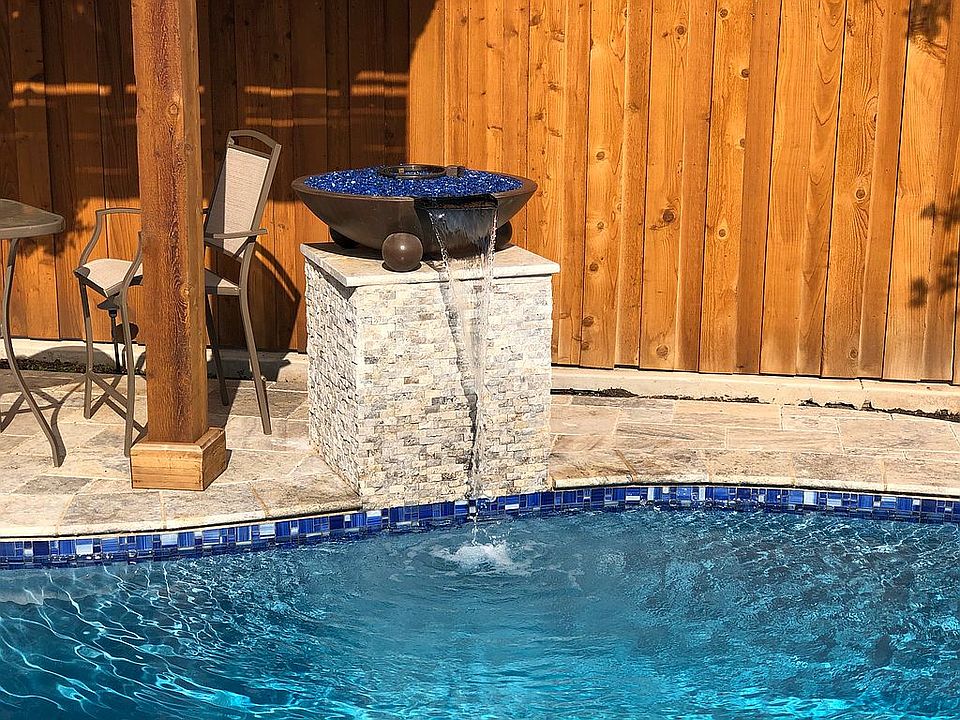 Gas firepit with waterfall