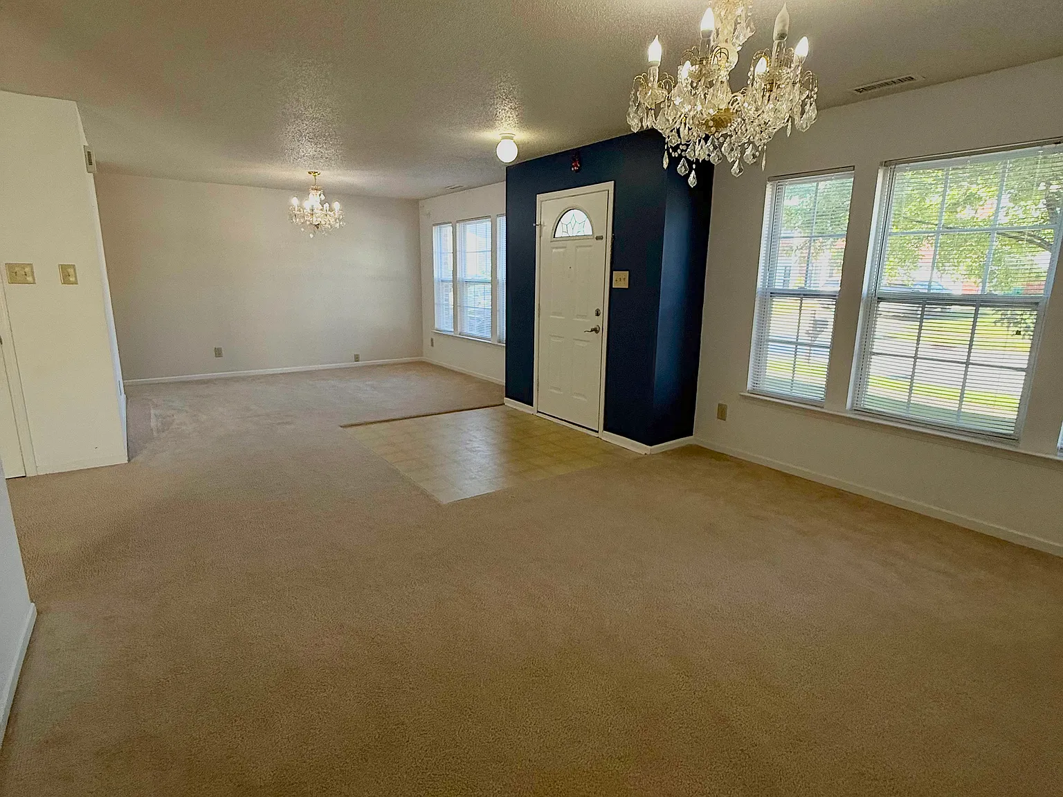 4 bed, 2.5 bath, 3026 sqft, $2,200 — Photo 2