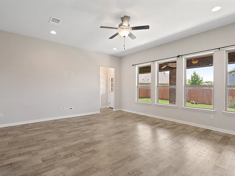 2428 Granite Hill Dr — Photo 46