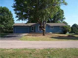 306 Charles St SE, Blairstown, IA 52209