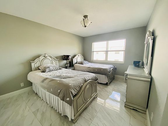 5th image of 55 Stratford #D-55d