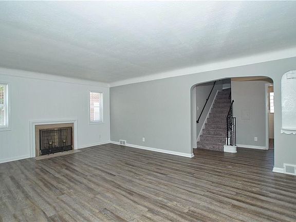 4th image of 25371 Glenbrook Blvd