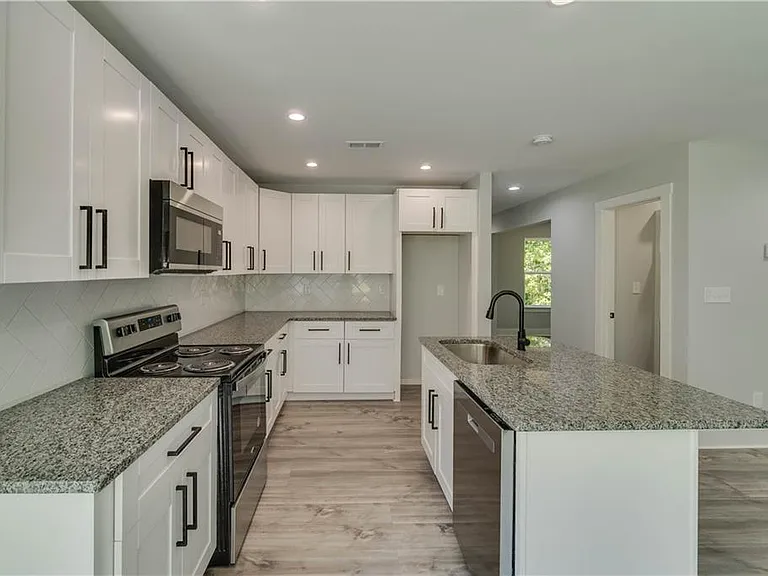 2389 Highpoint Rd #A — Photo 9