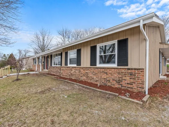 113 North Grandview BOULEVARD, Waukesha, WI 53188