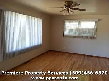 3rd image of 3108 E 32nd Ave