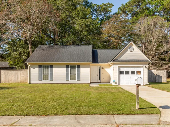 8483 William Moultrie Dr, North Charleston, SC 29420