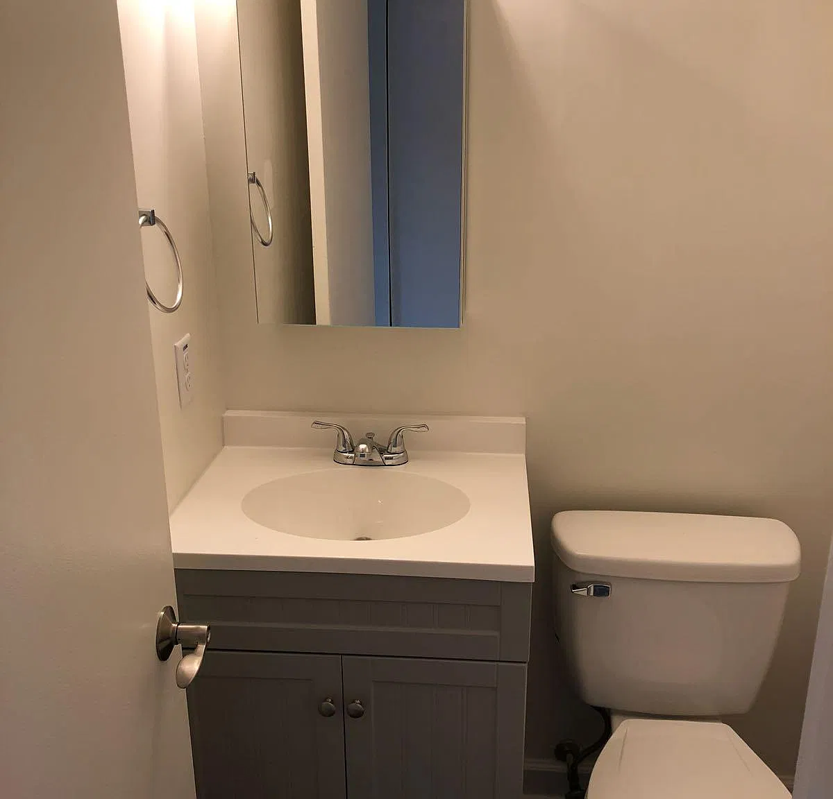 3 bed, 1.5 bath, 1158 sqft, $2,200 — Photo 4