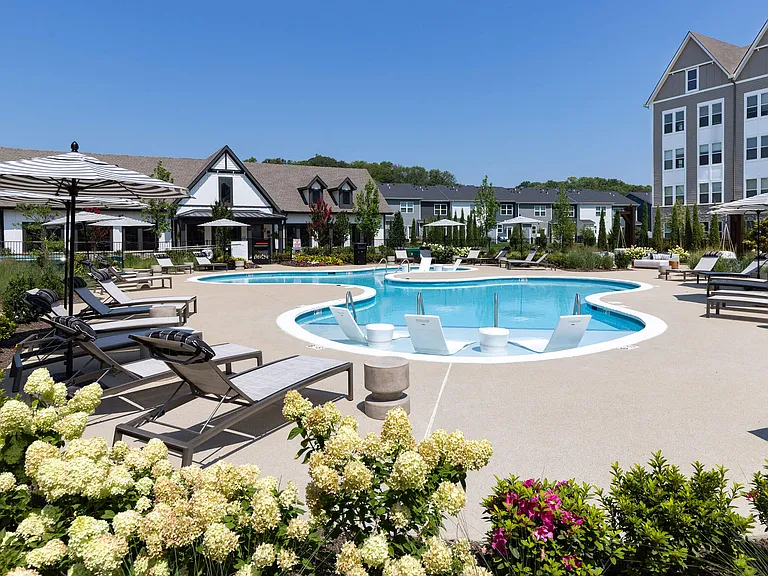 Relaxing Poolside Experience at Harpeth Heights with In-Pool Loungers and Shade