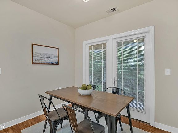 5th image of 211 University Pkwy #6