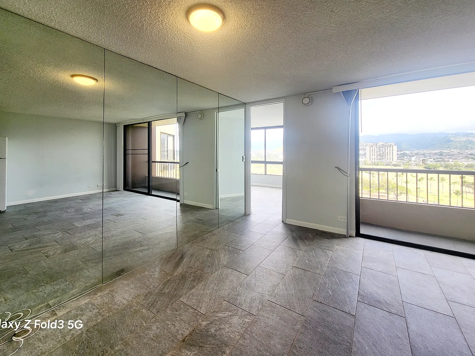320 Liliuokalani Avenue - 1504 — Photo 4