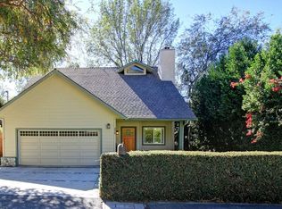 276 Old Ranch Rd, Sierra Madre, CA 91024