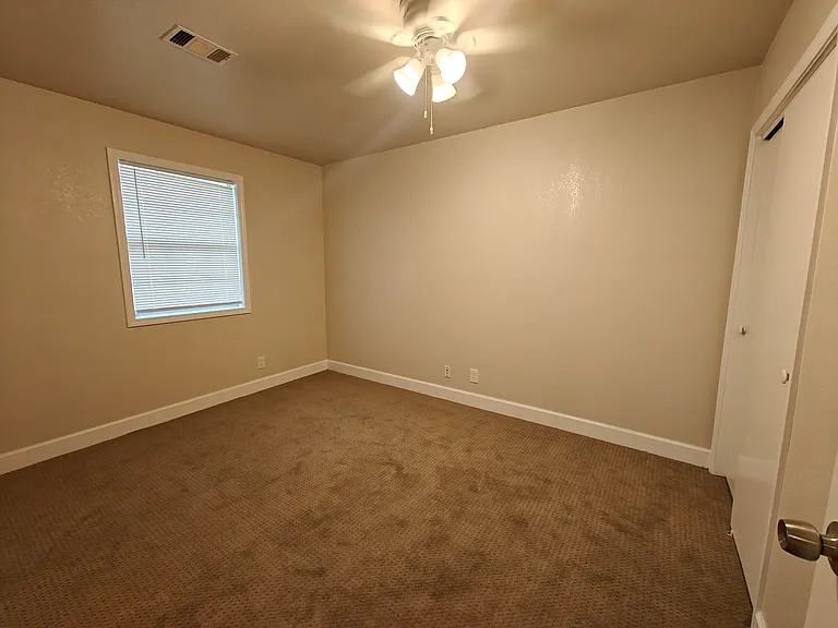 402 N Grant Ave — Photo 10