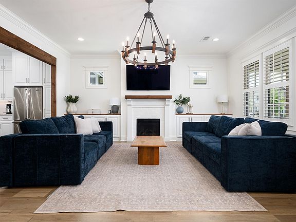 4th image of 5376 Park Ave