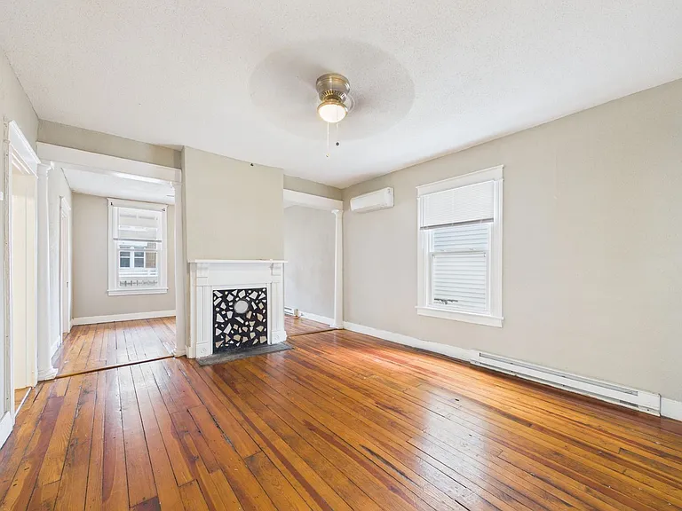207 Wellford St — Photo 5