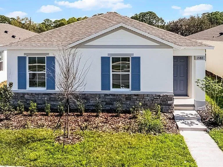 1628 Hummingbird Rd — Photo 1