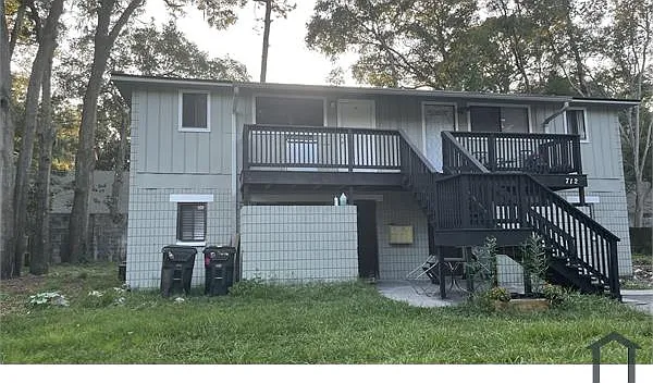 712 SW 70th Ter — Photo 1