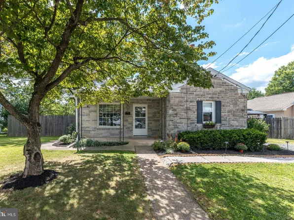 509 Jackson St, Pennsburg, PA 18073