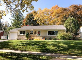 W60N341 Hilbert Ave, Cedarburg, WI 53012
