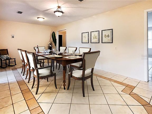 5th image of 1010 Mariposa Ave