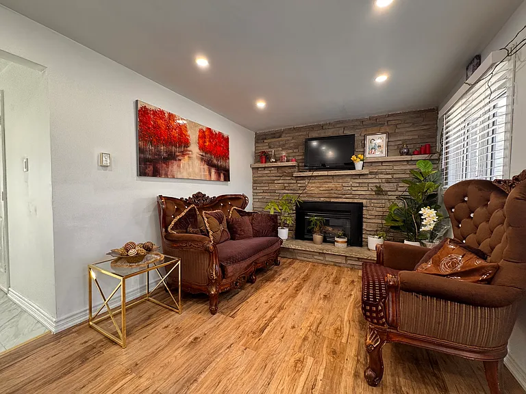 1028 Valentine Dr — Photo 4