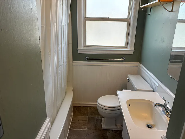 300 Alten Ave NE — Photo 11