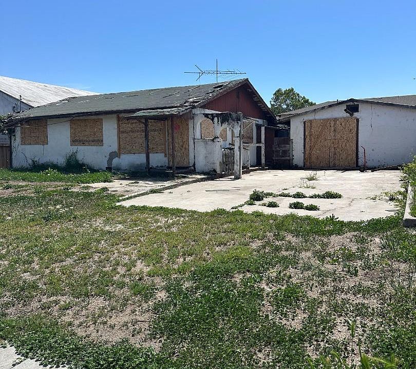 2nd image of 699 4th St