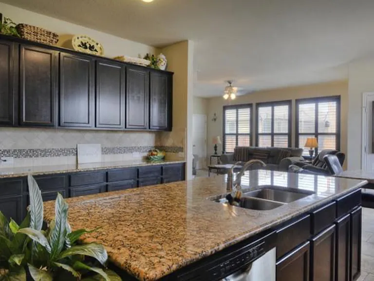 9123 Bowen Br — Photo 4