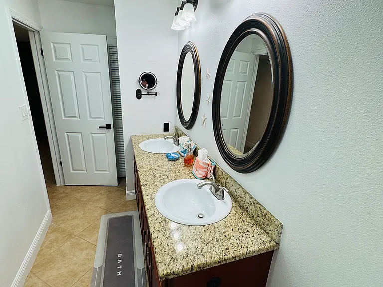 8200 Winthrop Dr #8120 — Photo 33