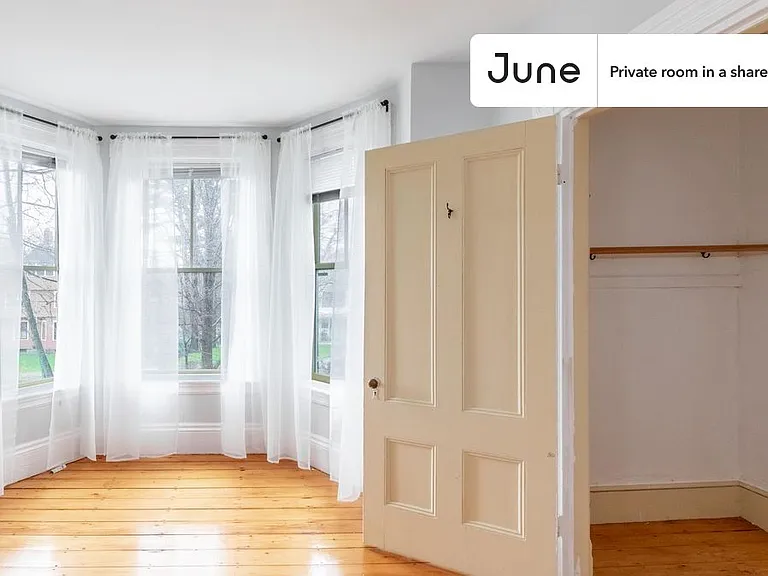 337 Central St #D — Photo 10