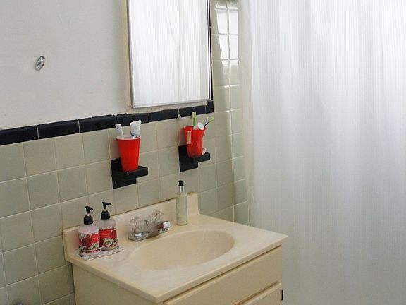 5th image of 114 Queens Blvd #4